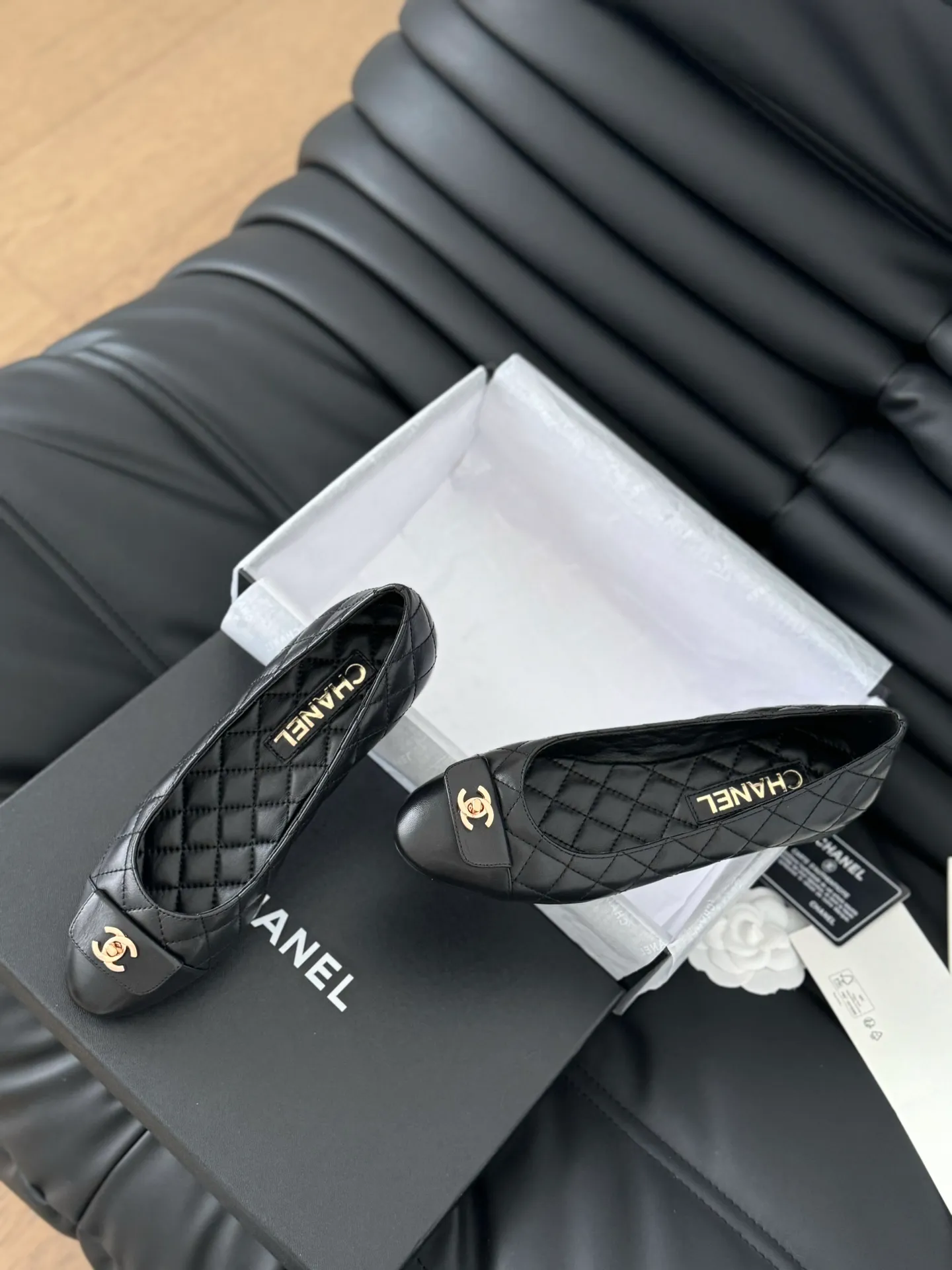 👟👟Ex-factory price 540👟👟 Purchasing-grade Chanel 24B new schoolbag buckle ballet shoes, classic diamond pattern, never tire of it😌 Sheepskin lining on the upper, leather outsole, high flat heel Size: 35-39 Other sizes 40/41/42/43 customized